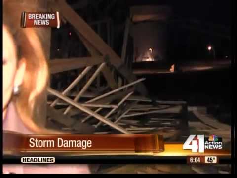 High winds damage Northland building