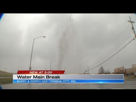 VIDEO: Geyser erupts in middle of busy Northland street