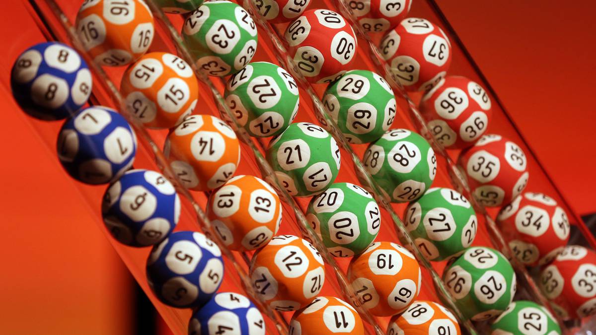 Northland news in brief: Lotto 2nd division winner sold, severe weather, and liquor store robbed