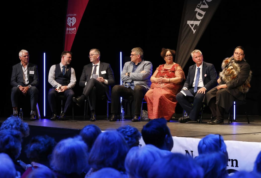 Whangārei mayoral candidates against three waters plan