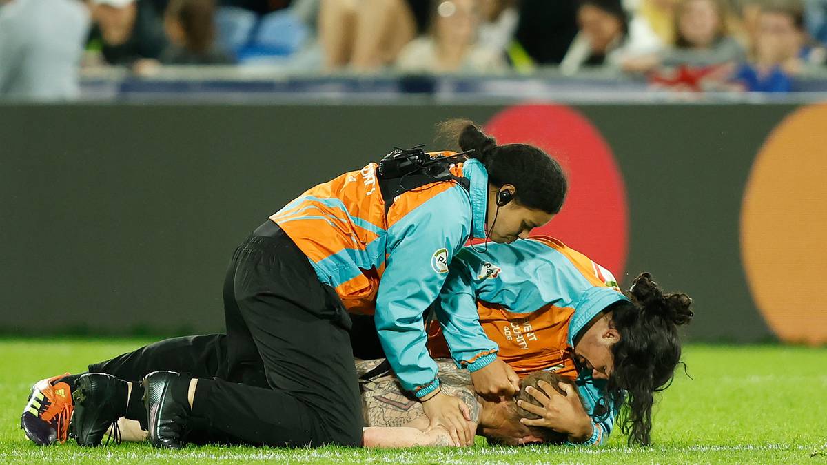 Whangārei builder fined for streaking during Women’s Rugby World Cup quarterfinal