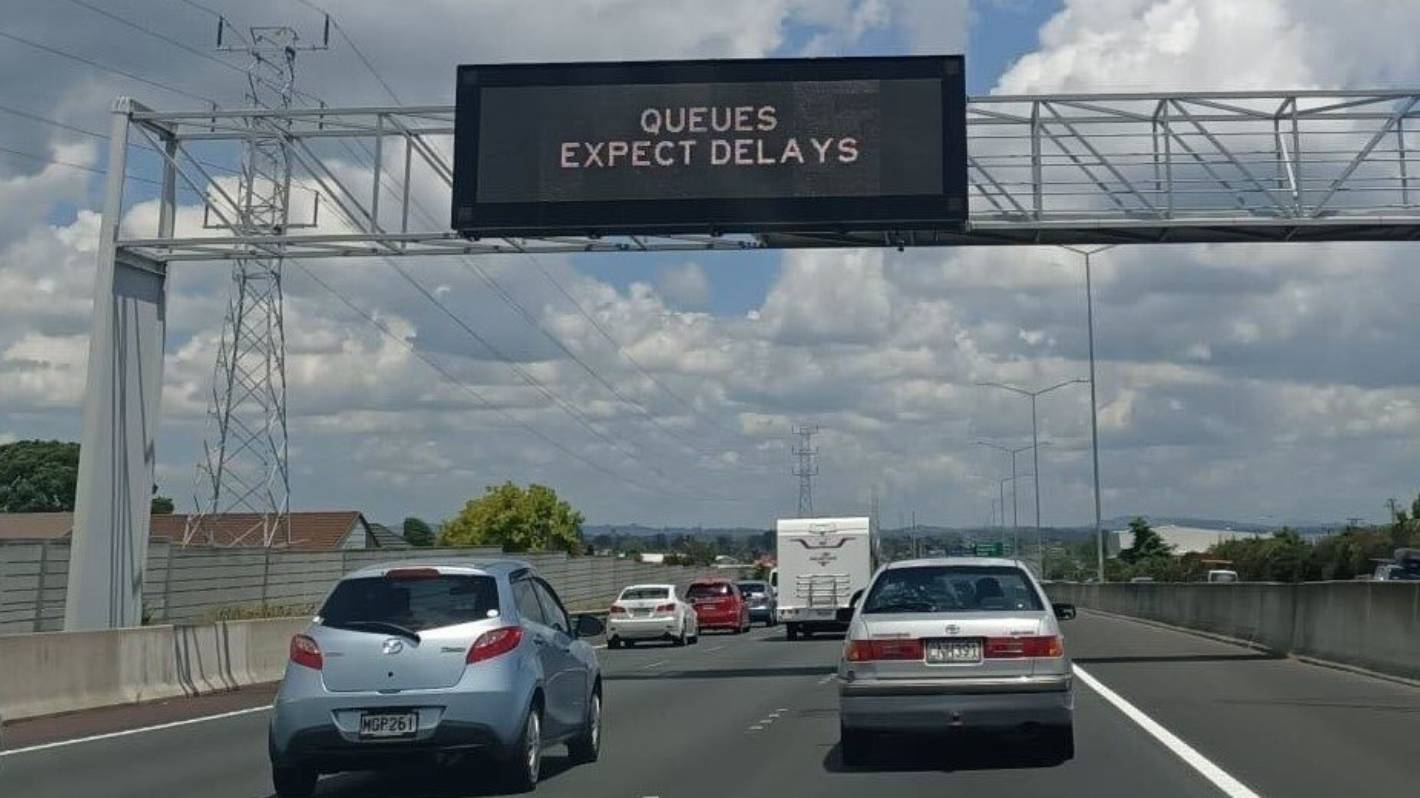 Traffic eases following earlier gridlock on Auckland motorways