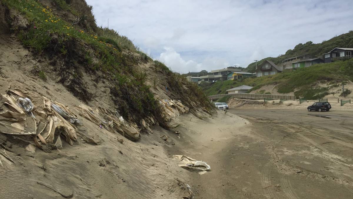 Baylys Beach sandbags continuing to deteriorate while solution remains to be found