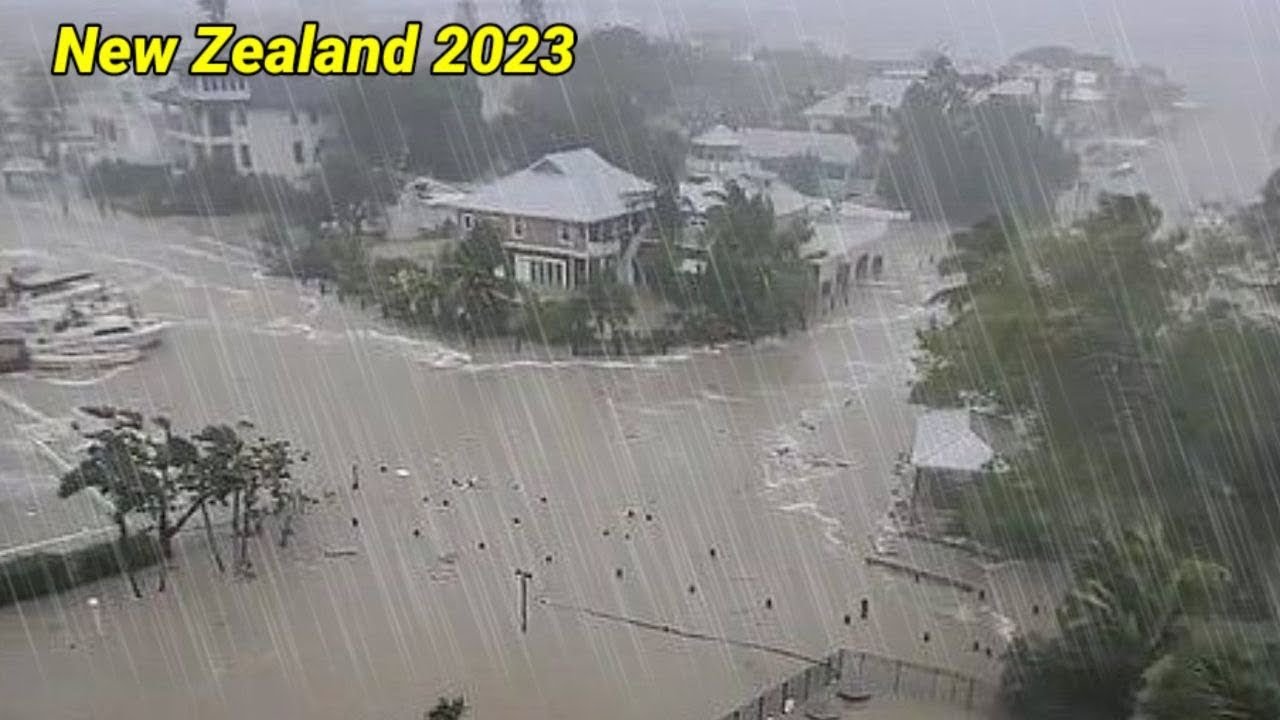 Brutal destruction in new zealand! floods, cyclone gabrielle, Big waves hits Northland