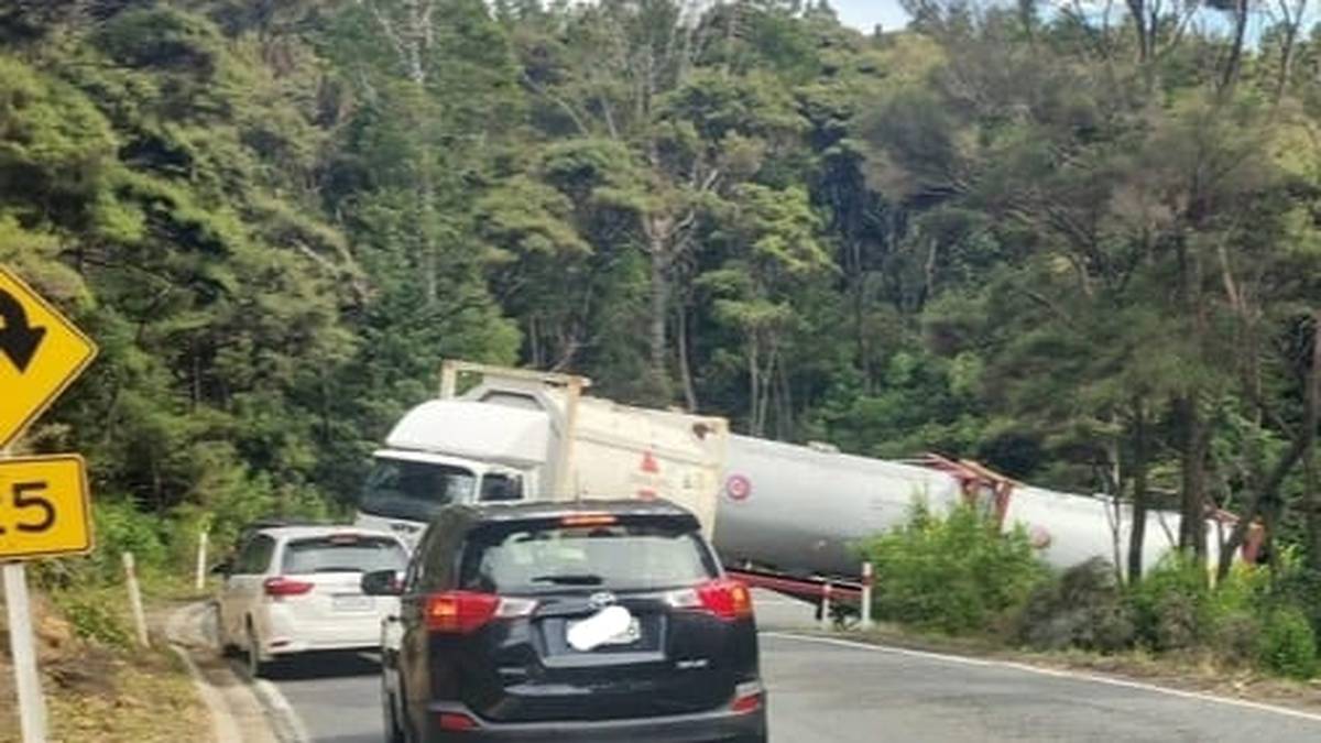 Truck and trailer units banned from SH1 detour via Mangawhai after blockage