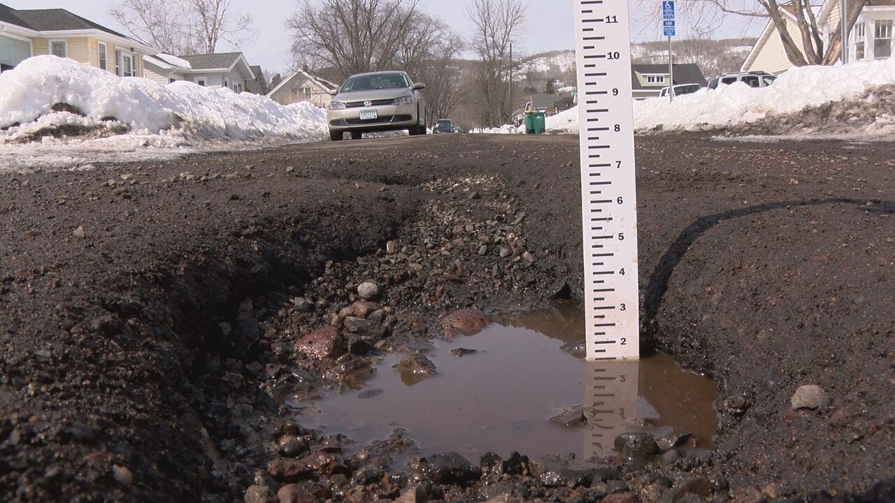 Northland drivers battle some of the worst potholes in years