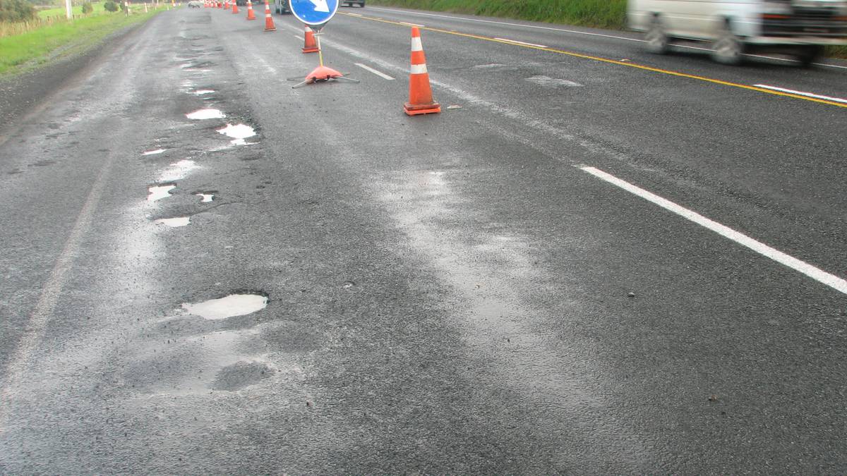 Northland road safety experts surprised at lack of official complaints about pothole damage