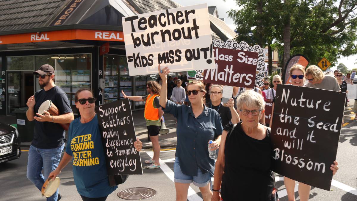 Northland teachers strike in bid to be heard