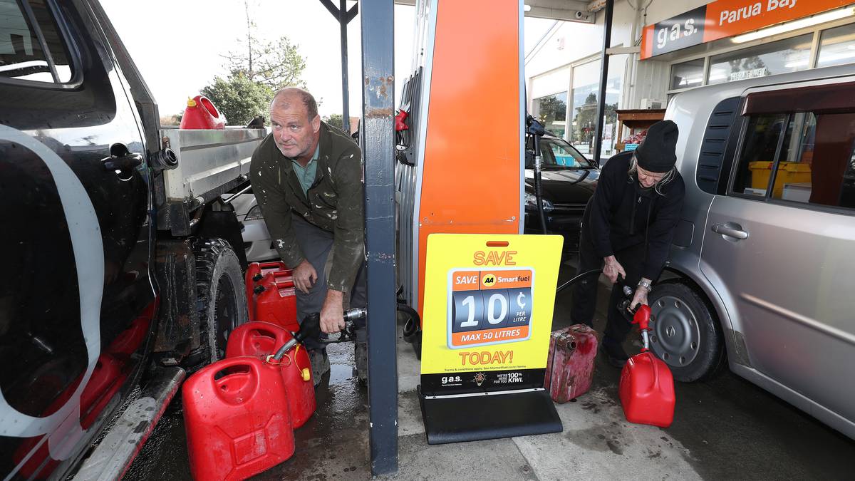 Northlanders flock to service stations before petrol tax returns