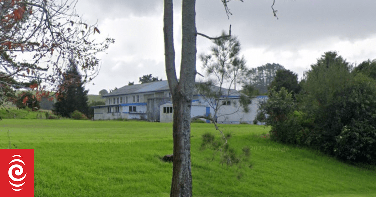 Northland hapū occupies abandoned school, demand whenua back at no cost