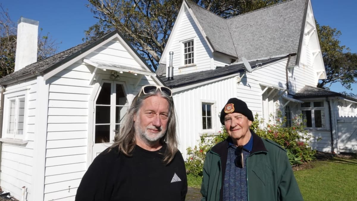 Russell residents hope to rescue historic Custom House building built in 1870