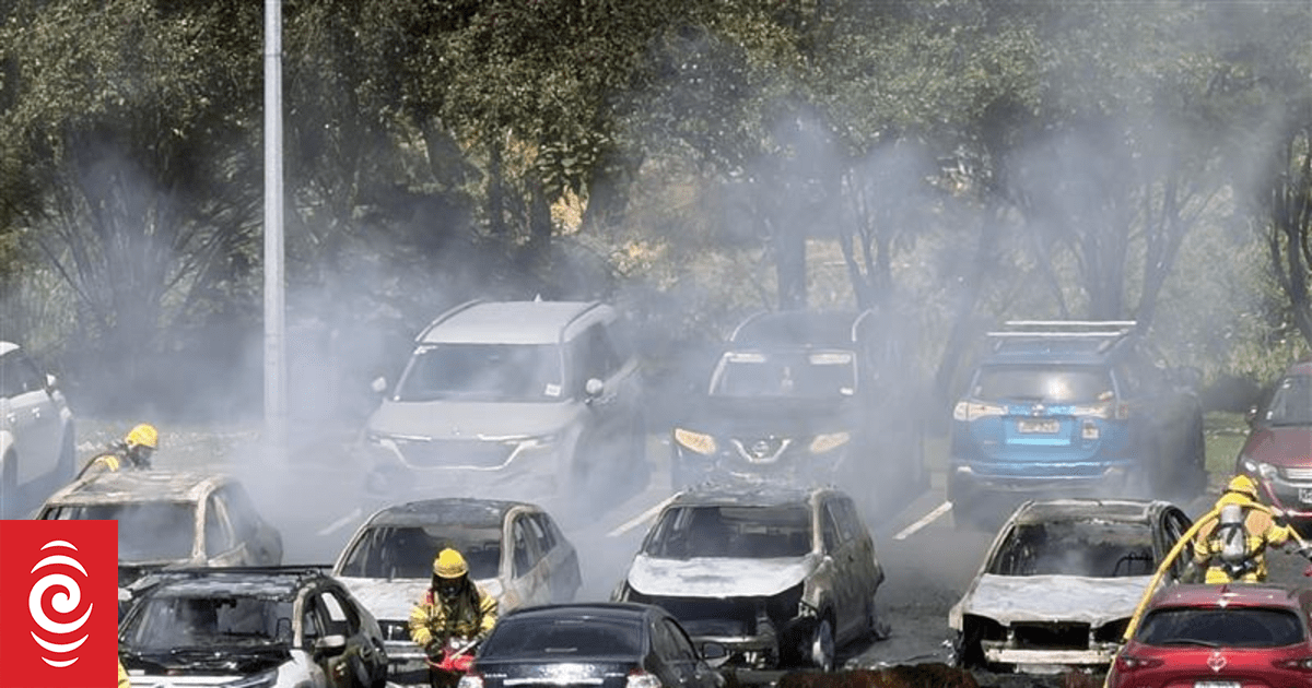 Multiple cars on fire in Whangārei Hospital car park