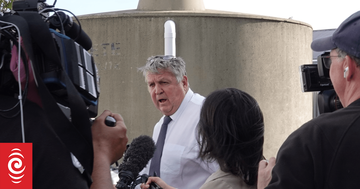 Mayor’s emergency meeting questioned by council lawyer, local electoral officer