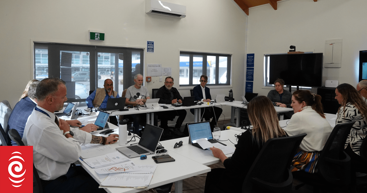 Kaipara councillors to lodge complaint over mayor’s vote irregularity claim